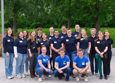 Ein Gruppenbild der Helfer:innen der Umweltmesse
