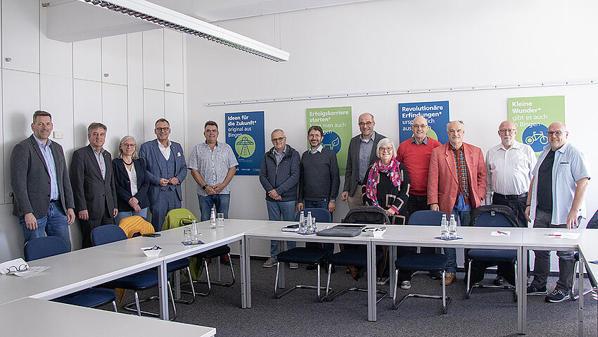 Hochschulstandort Bingen – Oberbürgermeister und Mitglieder des Stadtrats besuchen den Campus Hochschulstandort Bingen – Oberbürgermeister und Mitglieder des Stadtrats besuchen den Campus