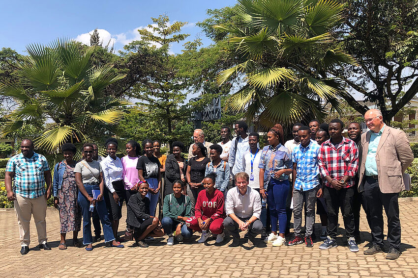 TH Bingen auf „Fact-Finding-Mission Biotechnologie“ in Ruanda TH Bingen auf „Fact-Finding-Mission Biotechnologie“ in Ruanda