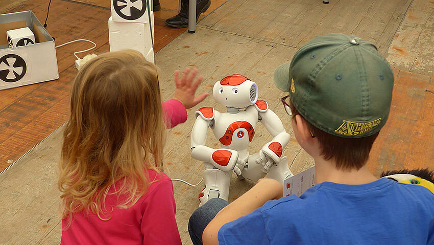 Roboter „NAO“ on tour Roboter „NAO“ on tour