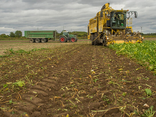 Empirische Bestimmung der Dieselverbräuche, Zugleistungen und Zugkräfte bei landwirtschaftlichen Feldarbeitsverfahren und daraus resultierenden Analyse der Arbeitserledigungskosten