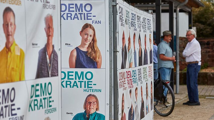 Mitmach-Fotoaktion „Dein Gesicht für Demokratie!“ Mitmach-Fotoaktion „Dein Gesicht für Demokratie!“
