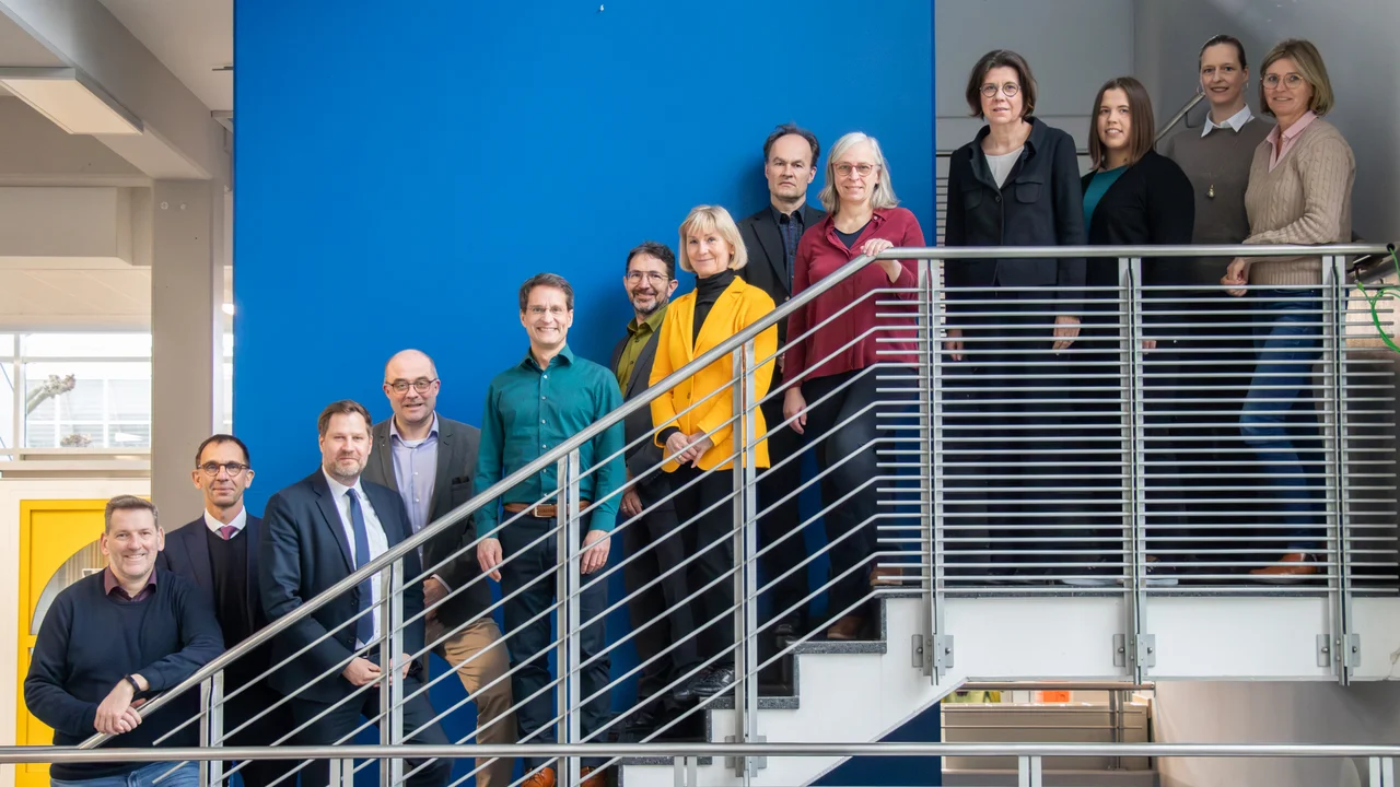 Das Bild zeigt die Mitglieder des Hochschulrats der TH Bingen.