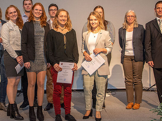 TH Bingen feiert erfolgreichen Hochschulabschluss mit Absolventinnen und Absolventen