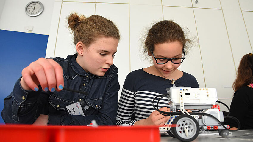 Girls' Day 2018 - jetzt anmelden! Girls' Day 2018 - jetzt anmelden!