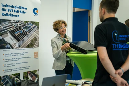 Beratung am Messestand während der Umweltmesse 2026.