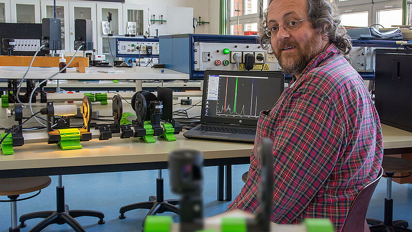 Binger Experte für die Lehre im Physik-Praktikum Binger Experte für die Lehre im Physik-Praktikum