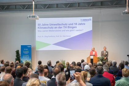 Prof. Hietel und Prof. Panferov begrüßen zum Jubiläum 50 Jahre Umweltschutz und 10 Jahre Klimaschutz- und Klimaanpassung