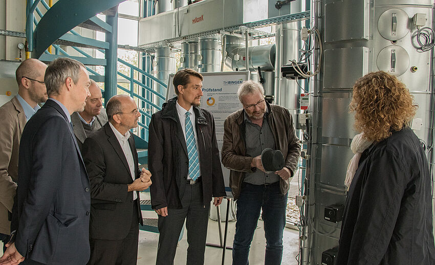 Austausch mit führenden Spezialisten für erneuerbare Energien Austausch mit führenden Spezialisten für erneuerbare Energien