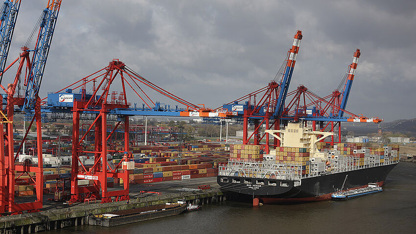 Container um Container Container um Container