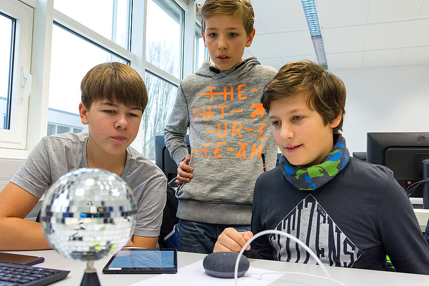 App-Entwicklung für Schülerinnen und Schüler App-Entwicklung für Schülerinnen und Schüler