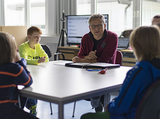 Ein Knall im Schalllabor - Besuch bei der Kinderhochschule der TH