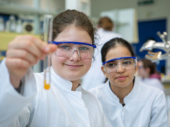 Girls only! Sommerferienangebot Green Campus Rallye und Experimentier-Workshop „Wertvolles Wasser“